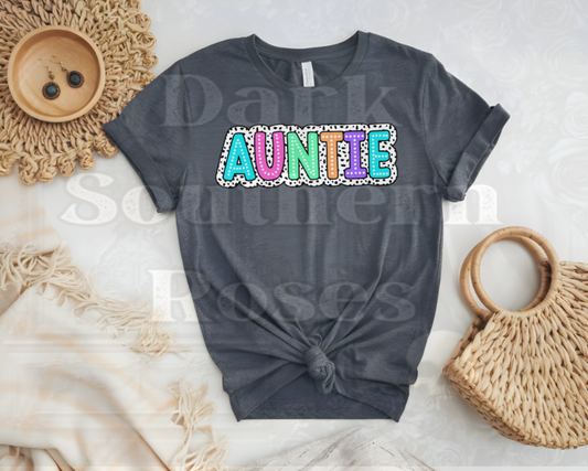 💕 AUNTIE with Polka Dots | Graphic Tee